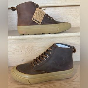 SeaVees Mammoth Boot, Size 11, NEW, Never Worn